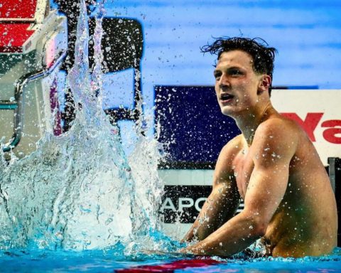 Pieter Coetzé Wins Gold Medal in Backstroke Final