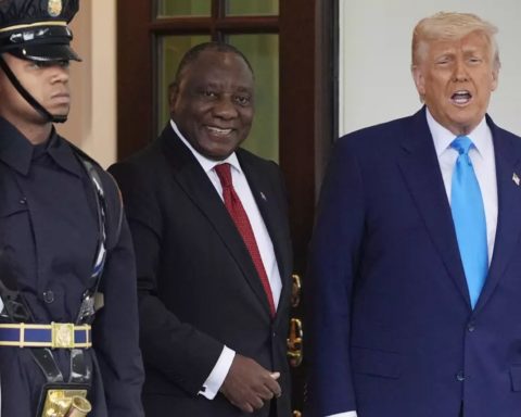 Donald Trump and Cyril Ramaphosa pictured together