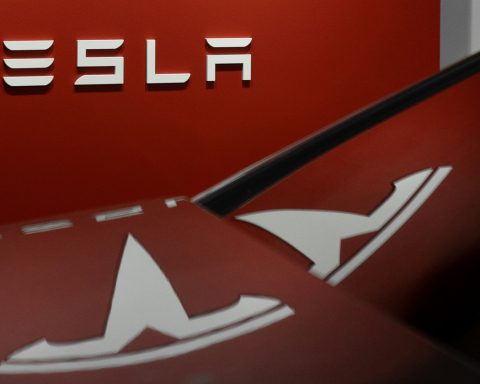Tesla Profits Fall 16% in Q2, Musk Warns of Tough Times