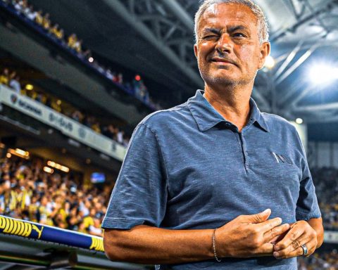 Mourinho Sacked by Fenerbahce After UCL Exit