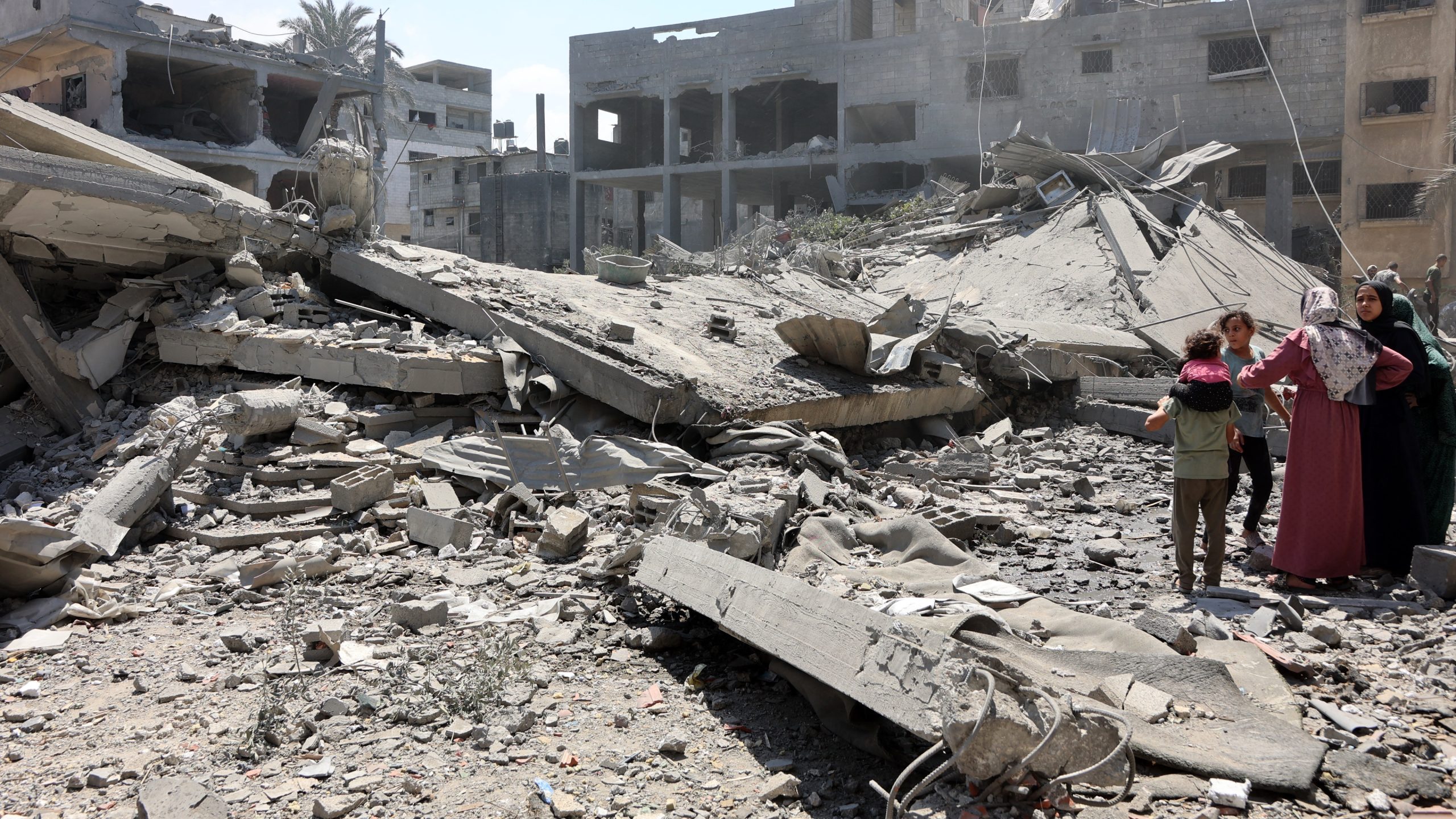 Israel’s Supreme Court slams the Palestinian prisoner meal crisis, ordering urgent food supply boosts. Over 11,000 detainees face dire conditions amid Gaza conflict. Rights groups demand swift action