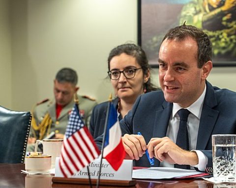 France Political Crisis Deepens as PM Lecornu Quits